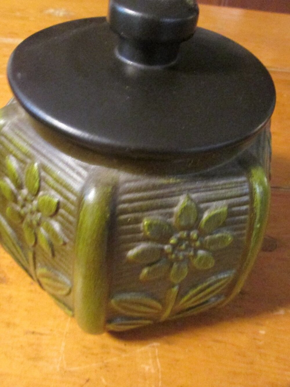Haeger 803 7 in canister jar avocado boho floral with black lid great coffee jar